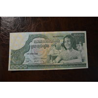 Камбоджа 1000 риелей образца 1973 года AUNC p17