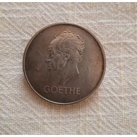 Монета брошь 3 марки Гёте