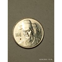 Южная Корея 100 вон 2005 года .