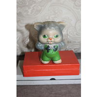 Игрушка резиновая "Котёнок-специалист", времён СССР, высота 12.5 см.