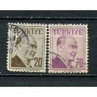 Турция - 1957/1958 - Ататюрк - 2 марки. Гашеные.  (Лот 7Dd)