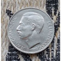 Люксембург 10 франков 1971 года. Корона.