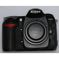 Nikon D200  Профессиональный фотоаппарат компании Nikon