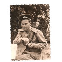Фото старшего лейтенанта. 1940-50-е. 6 х 9 см