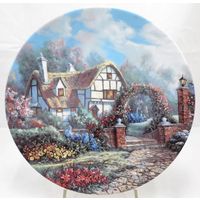 Фарфоровая тарелка серия Поэтические коттеджи Арка из Роз для Уилтшира W.S.George Bentley House Limited США