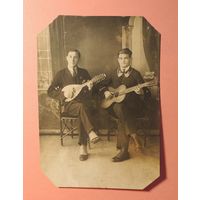 Фото "Дуэт: мандалина и гитара", 1920- е гг., Зап. Бел.