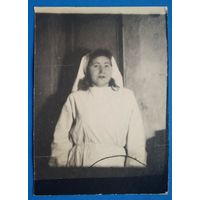 Фото медсестры госпиталя МГБ. 1950 г. 7х10 см.