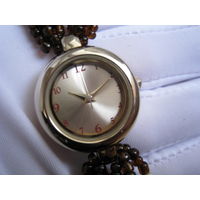 AVON Женские наручные часы на браслете из бусин.