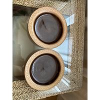 Тарелки коричневые с орнаментом