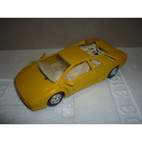 Модель авто Lamborghini DIABLO " BURAGO". 1:24. Made in Italy