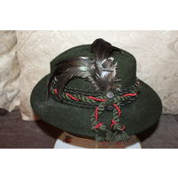 Баварская шляпа (тирольская, егерская, австрийская, фетровая)  с пером, высота 13 см.