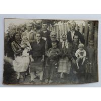 Фото семейное 1935 г. Размер 11.5-17 см.