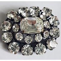 Брошь Морозко многоуровневая, 23 кристалла, куполообразная, в черном металле. 70-е годы, Чехословакия, 4 см