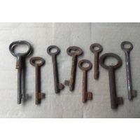 2 Ключи старинные сейфовые, дверные (цена за один)