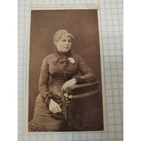 Фотография девушки конец 19-ого начало 20-ого века, визит портрет