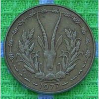 Западная Африка 5 франков 1977 года. Бенин, Буркина-Фасо, Гвинея-Бисау, Кот-д'Ивуар, Мали, Нигер, Сенегал.