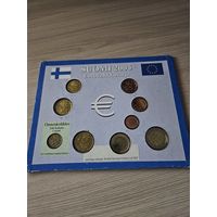 Финляндия  2005 год. 1, 2, 5, 10, 20, 50 евроцентов, 1, 2 евро и 2 цента в позолоте. Официальный набор монет в буклете.