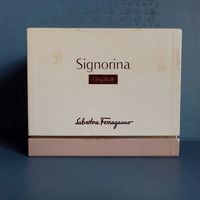 Коробка от парфюма Signorina Eleganza от Salvatore Ferragamo