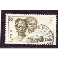 Мадагаскар. Французская почта. Красивая пара