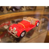 Модель 1:43 Morgan Plus 8.  1980