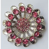 Брошь СССР,  70-80-е годы, розовые кристаллы, металл, диаметр 3,8 см