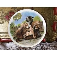 Тарелка коллекционная Веселые друзья Котята и Щенок Англия Royal Albert