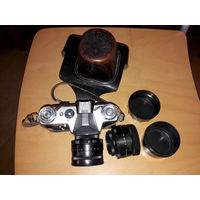 Фотоаппарат "Зенит-Е" + 2 объектива "Helios 44-2" из СССР одним лотом. Аукцион 7 дней с рубля. Хорошая блиц-цена