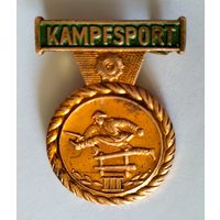 Знак "Kampfsport III" (Военные соревнования III). ГДР 1961-1970 гг.