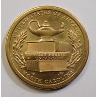США 1 доллар 2021 Американские инновации Первый университет Северная Каролина Двор D и Р 13-я монета в серии.