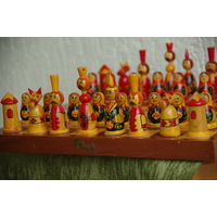 Шахматы  сувенирные  ( 32 х 32 )   ( все целое )
