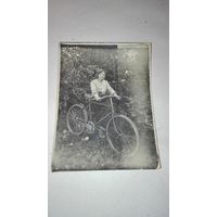 Старое фото с велосипедом