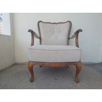 Кресло деревянное