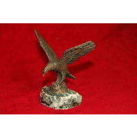 Статуэтка - орёл , бронза на мраморе