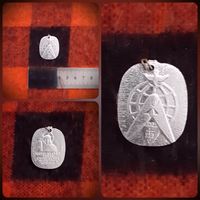 Католический медальон с изображением Матери Божией и Иисуса Христа.