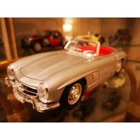 Модель 1:18 Mercedes Benz 300 SL