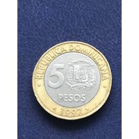 Доминиканская республика 5 песо 1997. Юбилейная 50 лет центральному банку. Биметалл