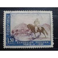 Перу, 1958. Историческая пала в Лиме, перед ней "Чавал" на перевалочной лошади