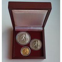 Художественная гимнастика, 1996, подарочный набор из 3 монет номиналами 1, 20 и 50 рублей в деревянном футляре