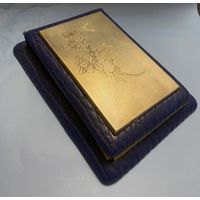 Настольный кожаный, отрывной блокнот с серебряной накладкой( 875 пр)