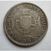 Ангола 20 эскудо 1952 серебро  .37-94