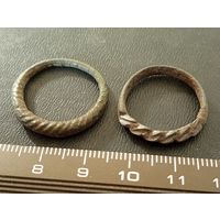 Два старых кольца