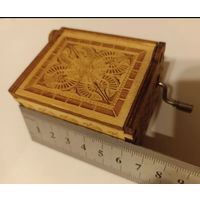 Шкатулка музыкальная деревянная небольшая подарок