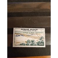 1960 республика Мадагаскар дорогая высокономинальная марка концовка серии флора мост (2-10)
