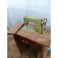 Старинная швейная машина VERITAS