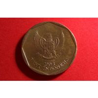100 рупий 1996. Индонезия.