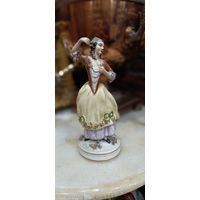 Аукцион с рубля!32 Чудесная винтажная фарфоровая статуэтка "Танцующая дама"