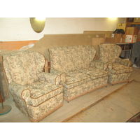 Набор Английской мебели софа и два каминных кресла(ушатые) 40-50 е года.