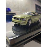 Форд Ford Mustang GT 2005 AutoArt 1:43