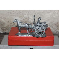 Тяжёлая, оловянная фигурка "Лошадь с повозкой", длина 13 см., клеймо "PEWTER TIN ETAIN ZINN".