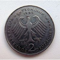 1985 г. 2 марки. J